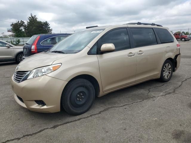 2013 Toyota Sienna XLE