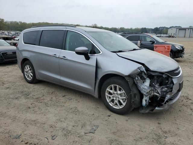 2020 Chrysler Voyager LX