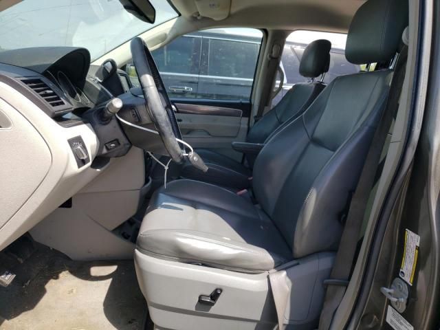 2010 Volkswagen Routan SE