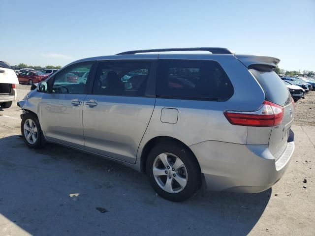 2017 Toyota Sienna LE