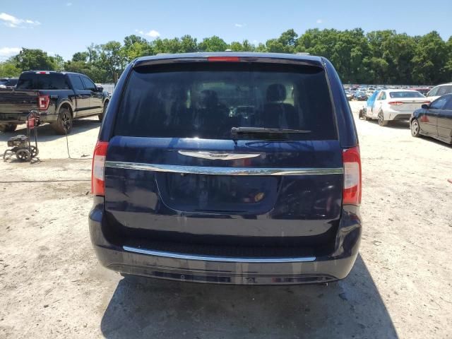 2013 Chrysler Town & Country Touring L