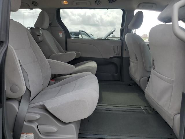 2015 Toyota Sienna LE