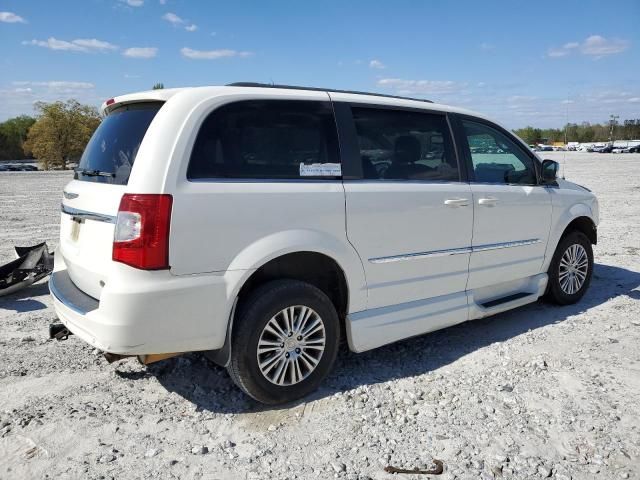 2013 Chrysler Town & Country Touring L