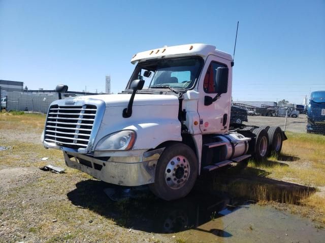 2014 Freightliner Cascadia 125