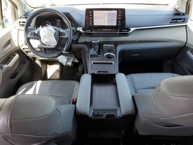 2022 Toyota Sienna XLE