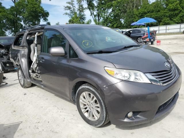 2015 Toyota Sienna XLE