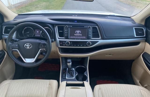 2016 Toyota Highlander LE