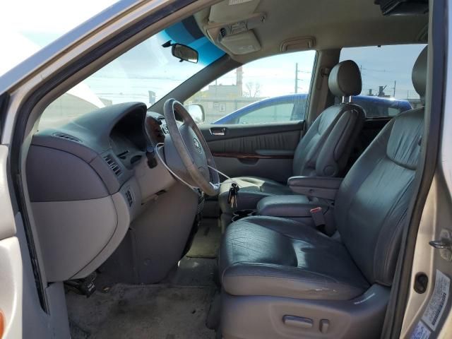 2004 Toyota Sienna XLE