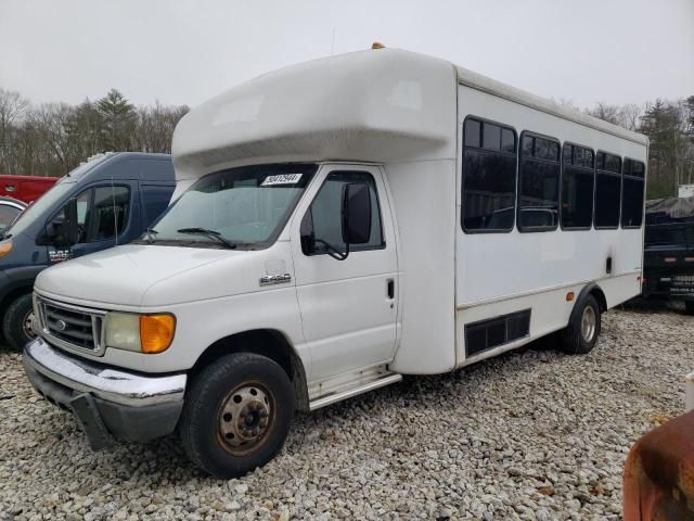 2006 Ford Econoline E450 Super Duty Cutaway Van