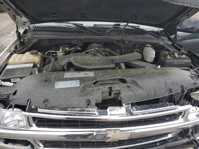 2004 Chevrolet Suburban C1500