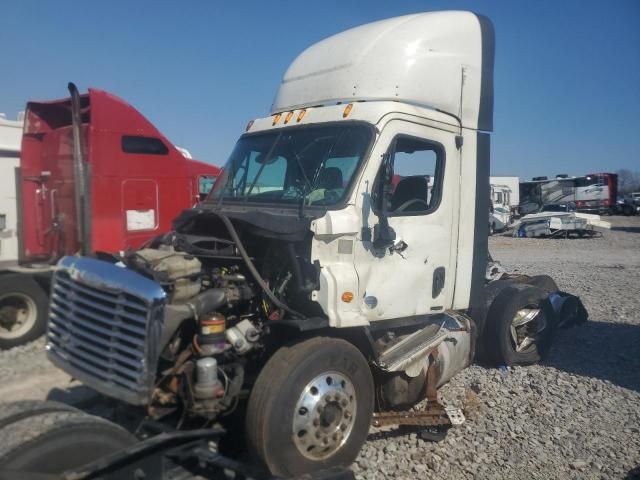 2015 Freightliner Cascadia 113