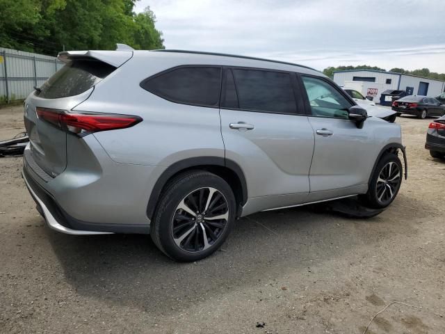 2022 Toyota Highlander XSE