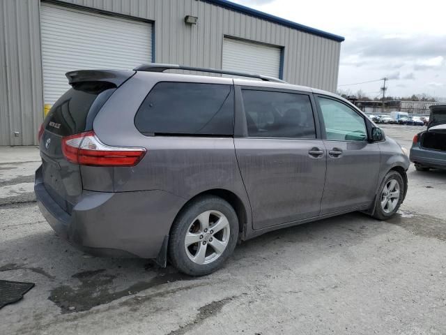 2016 Toyota Sienna LE