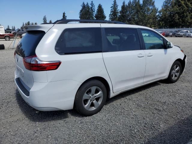 2015 Toyota Sienna LE