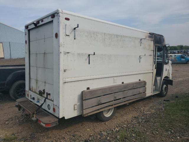 2005 Freightliner Chassis M Line WALK-IN Van