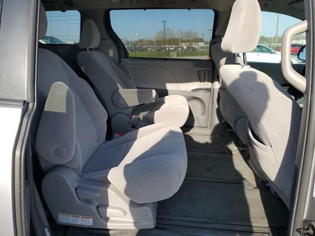 2016 Toyota Sienna LE