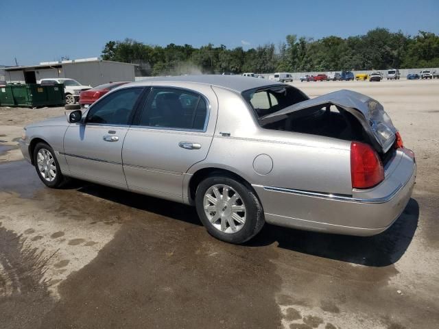 2011 Lincoln Town Car Signature Limited