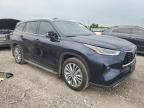 2023 Toyota Highlander Hybrid Platinum