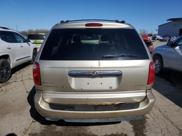 2005 Chrysler Town & Country Touring