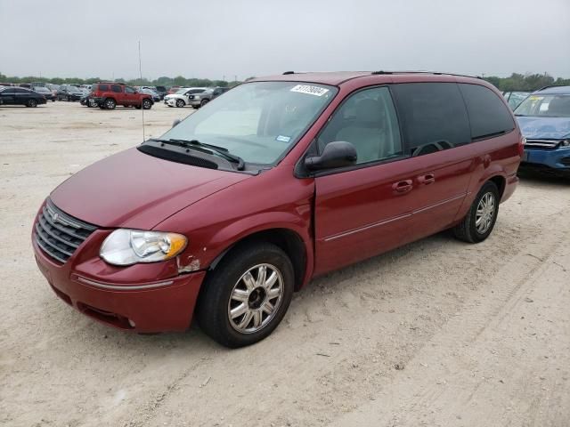 2005 Chrysler Town & Country Limited