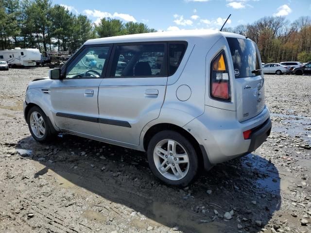 2010 KIA Soul +