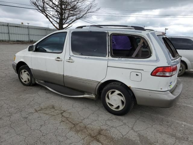 2003 Toyota Sienna LE