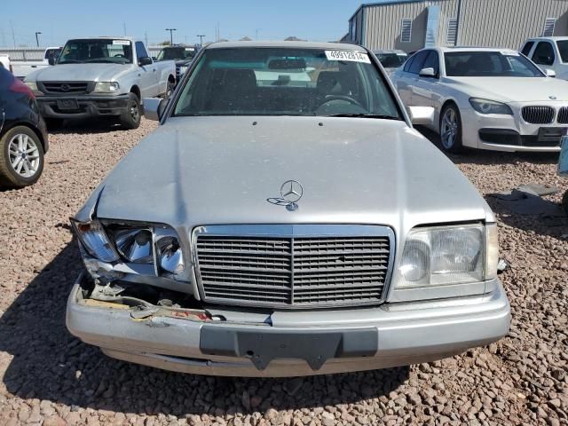 1995 Mercedes-Benz E 320 Base