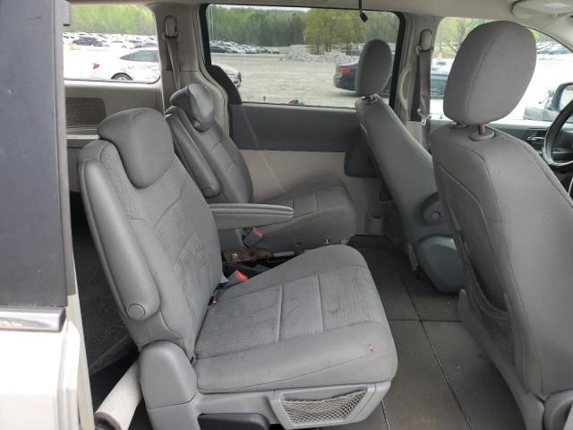 2010 Chrysler Town & Country LX