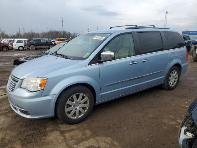 2012 Chrysler Town & Country Touring L