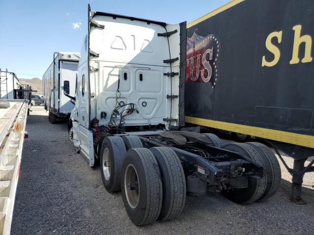 2021 Freightliner Cascadia 126