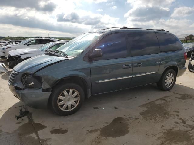 2005 Chrysler Town & Country Touring