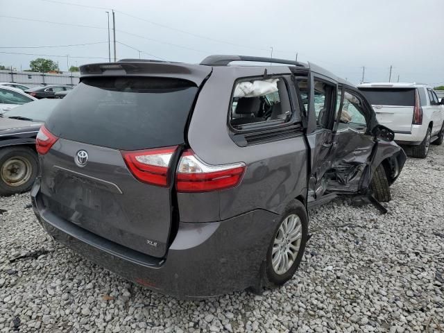 2016 Toyota Sienna XLE