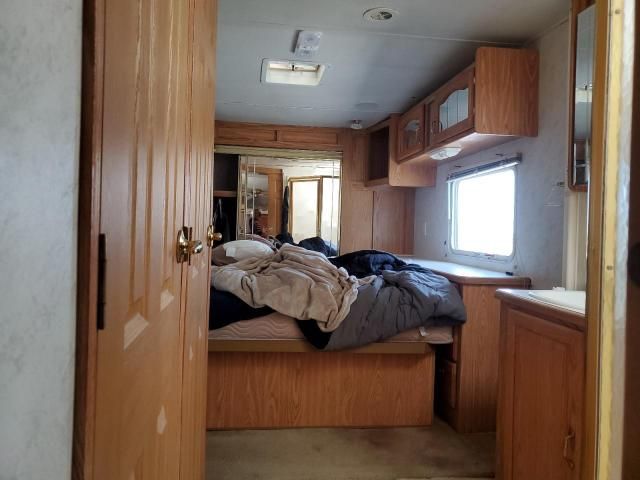 2004 Cedar Creek 5th Wheel