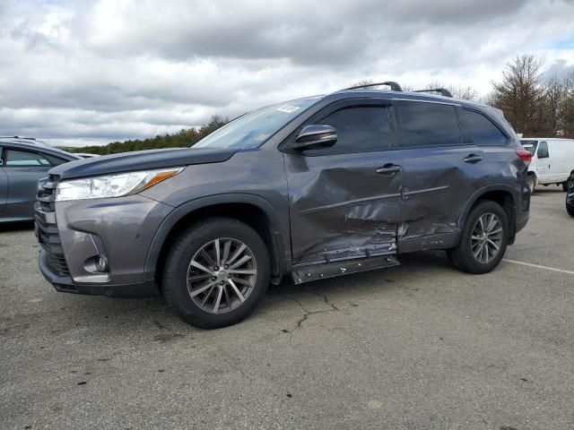 2017 Toyota Highlander SE