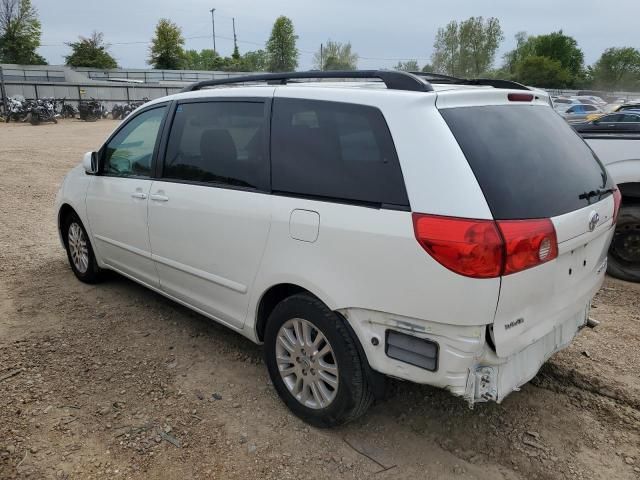 2010 Toyota Sienna XLE