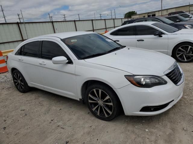 2013 Chrysler 200 Touring