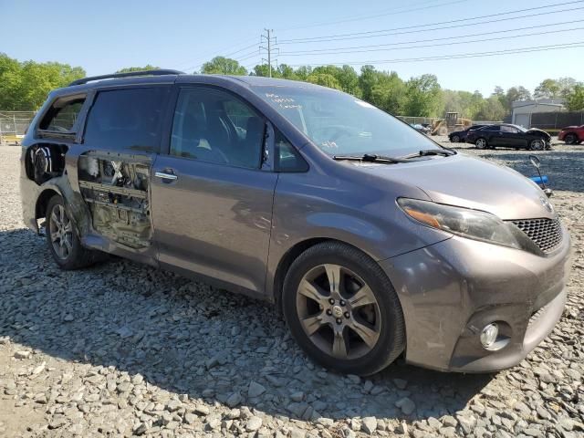 2015 Toyota Sienna Sport