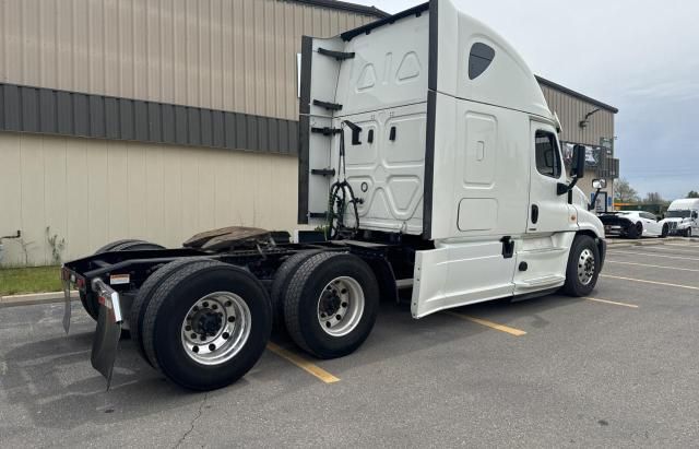 2018 Freightliner Cascadia 125