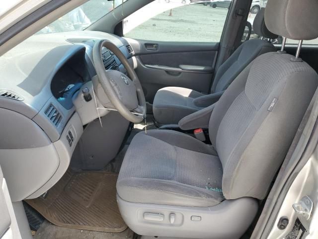 2006 Toyota Sienna CE