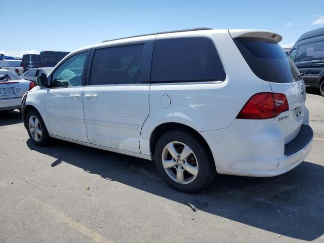 2011 Volkswagen Routan SE