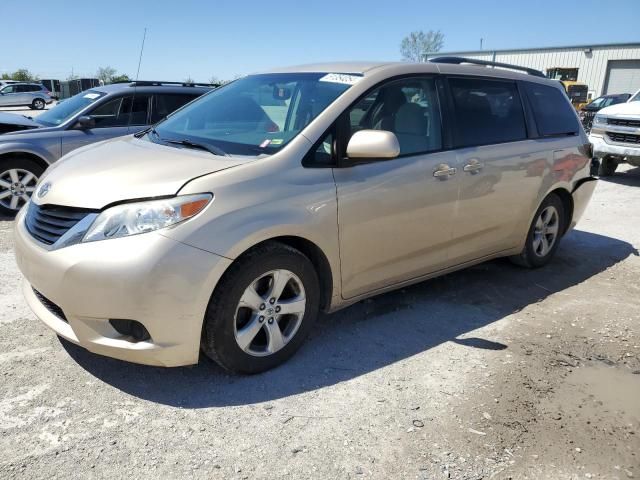 2014 Toyota Sienna LE