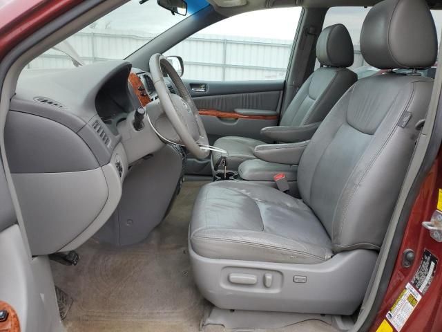 2010 Toyota Sienna XLE