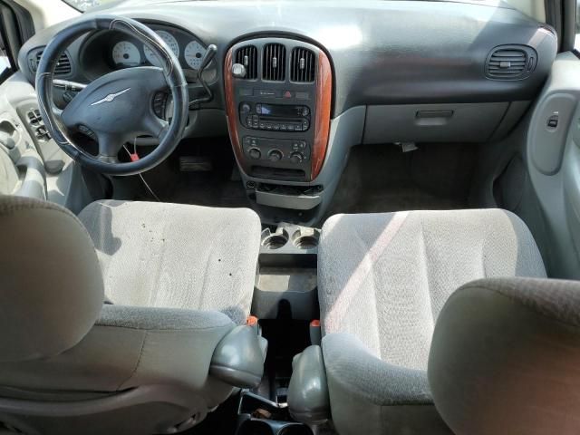 2005 Chrysler Town & Country