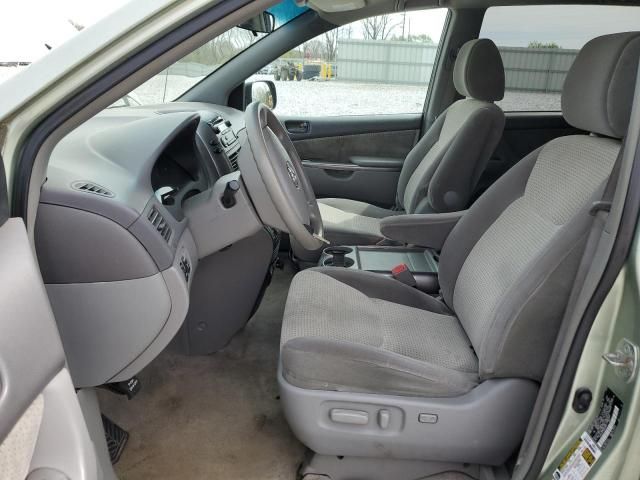 2009 Toyota Sienna CE