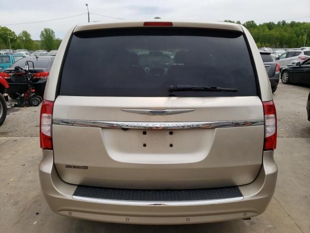 2014 Chrysler Town & Country Touring L