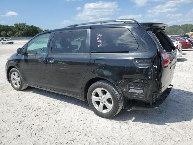 2017 Toyota Sienna LE