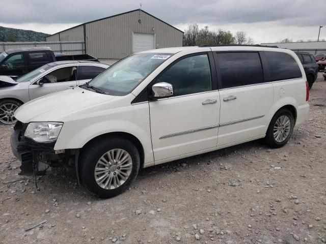 2013 Chrysler Town & Country Touring L