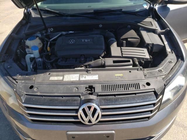 2015 Volkswagen Passat SE