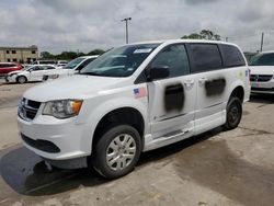 Salvage cars for sale from Copart Wilmer, TX: 2018 Dodge Grand Caravan SE