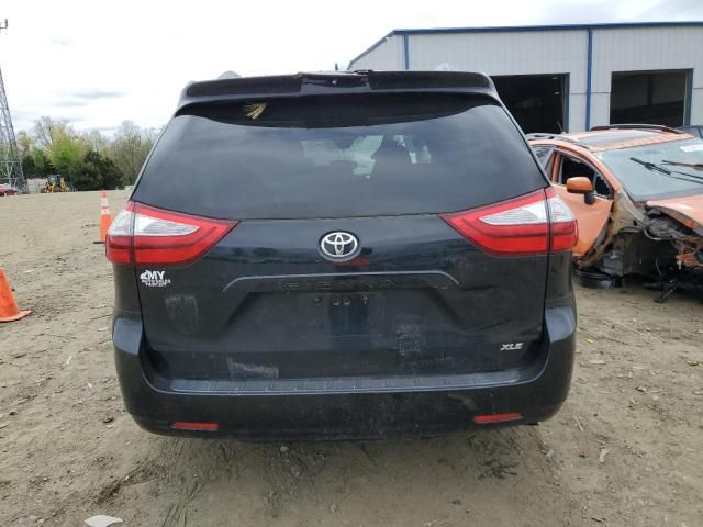 2019 Toyota Sienna XLE